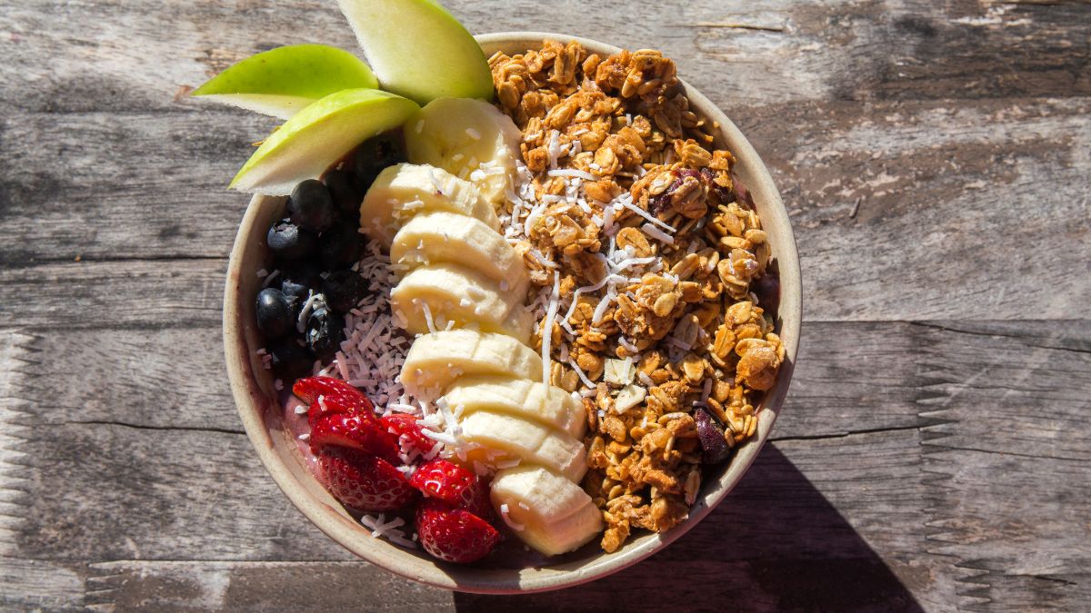 Are Acai Bowls Good for Muscle Building? (Expert Answer)