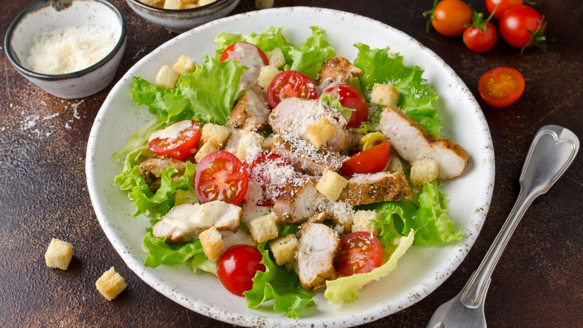 Is Caesar Salad Bad for IBS? (Expert Answer) NutritionCrown