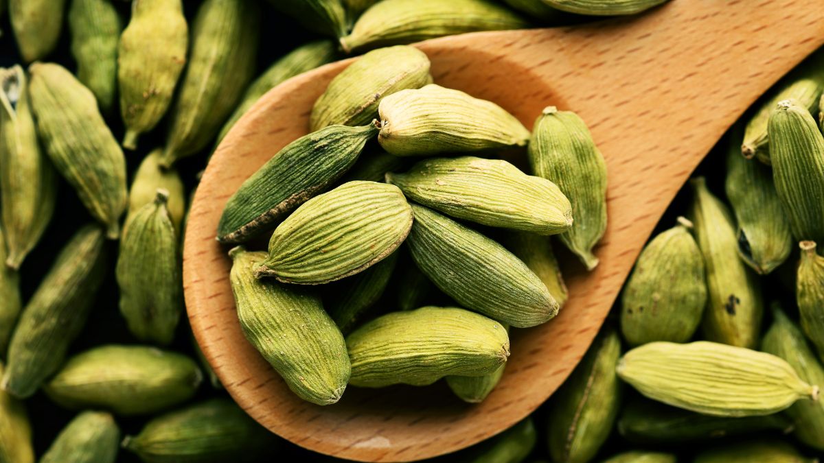 Is Cardamom Good for High Blood Pressure? (Expert Answer)