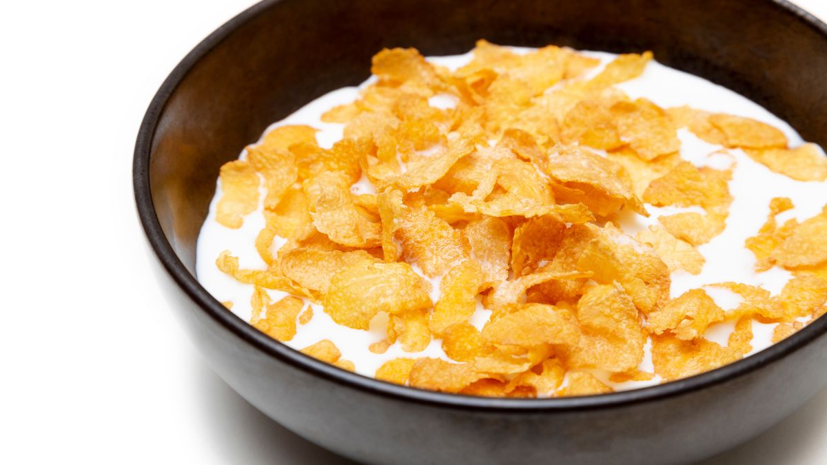 Are Corn Flakes Good for Muscle Building? (Expert Answer)