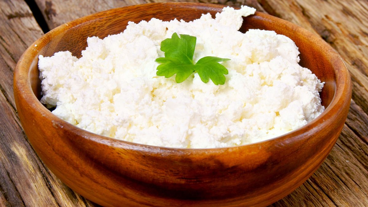 Is Cottage Cheese Good for Acid Reflux? (Expert Answer)