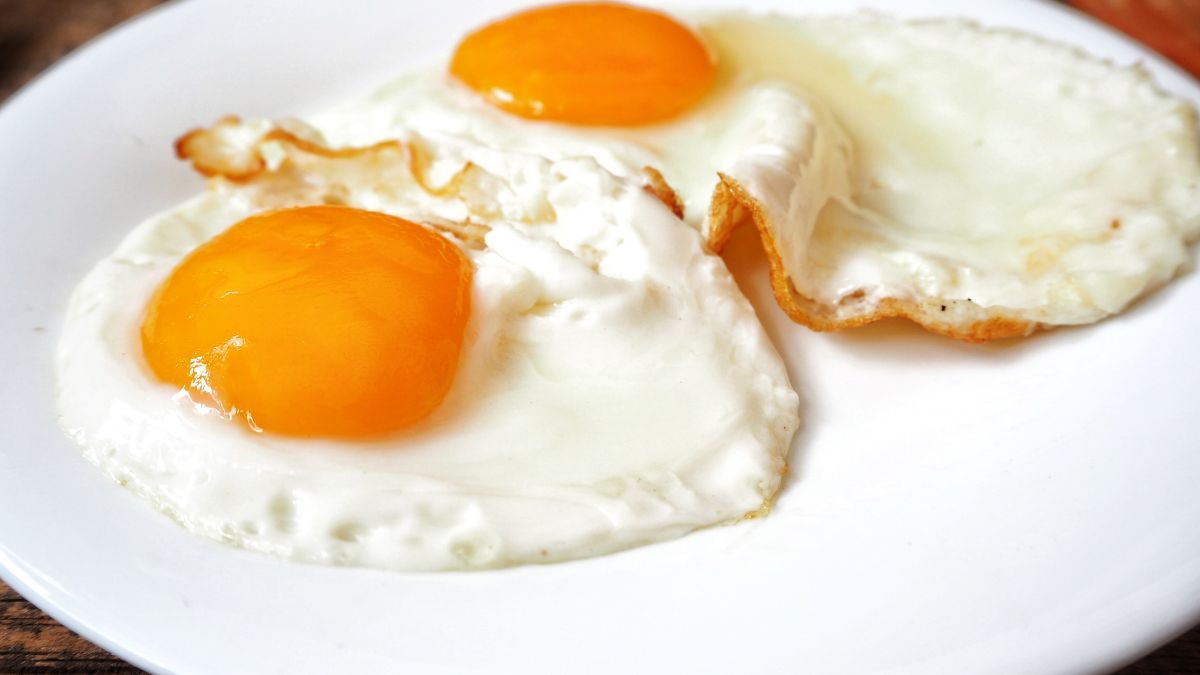Are Fried Eggs Good for Muscle Building? (Expert Answer)