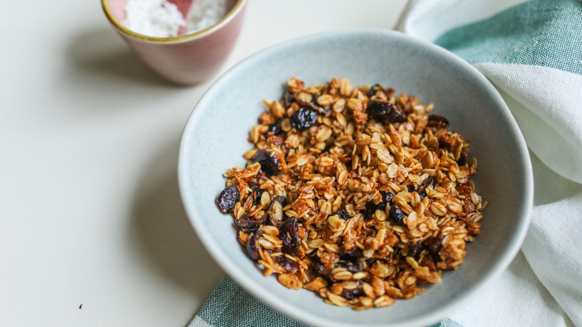 Is Granola Good for High Cholesterol? (Expert Answer)