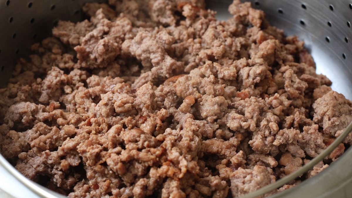 Is Ground Beef Good for Muscle Building? (Expert Answer) NutritionCrown