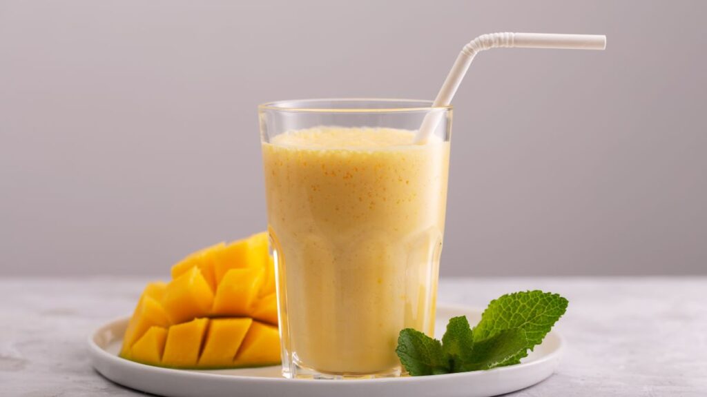 Is Mango Juice Good for Constipation? (Expert Answer)