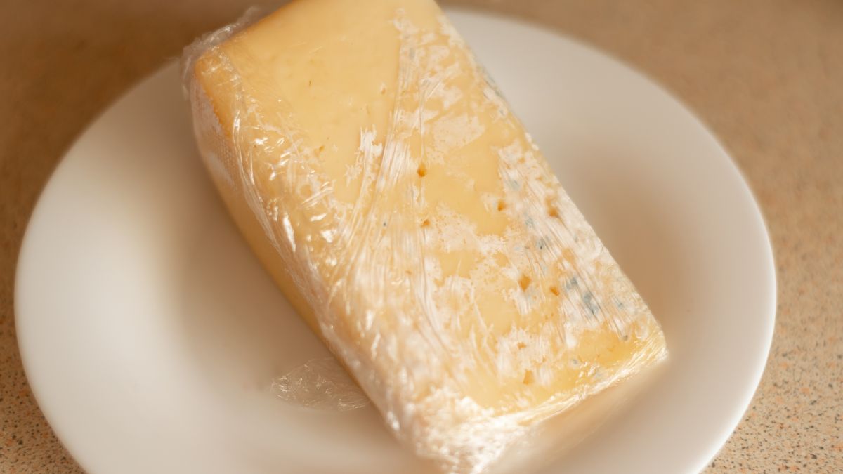 What Happens If you Eat Expired Cottage Cheese? (Expert Answer)