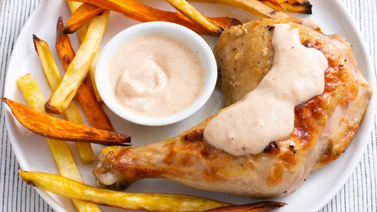 Can We Eat Chicken and Yogurt Together? (Expert Anwer)