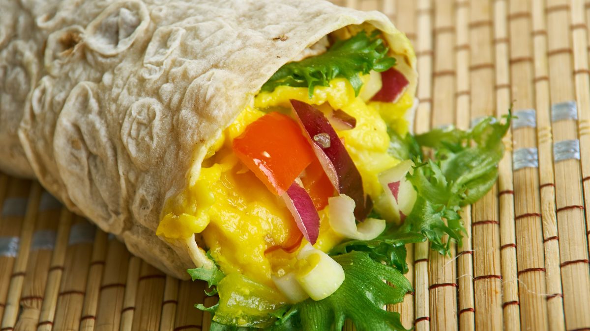 Can We Eat Egg and Paneer Together? (Expert Answer)