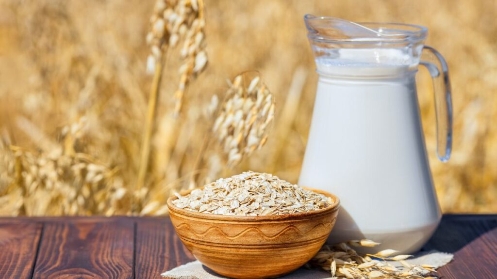 Is Oat Milk Good for Acid Reflux? (Expert Aswer)