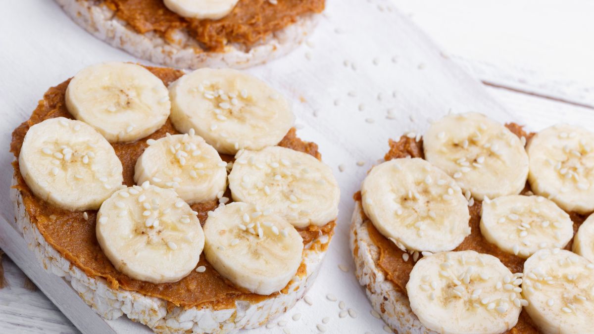 Are Rice Cakes Good for Muscle Building? (Expert Answer)