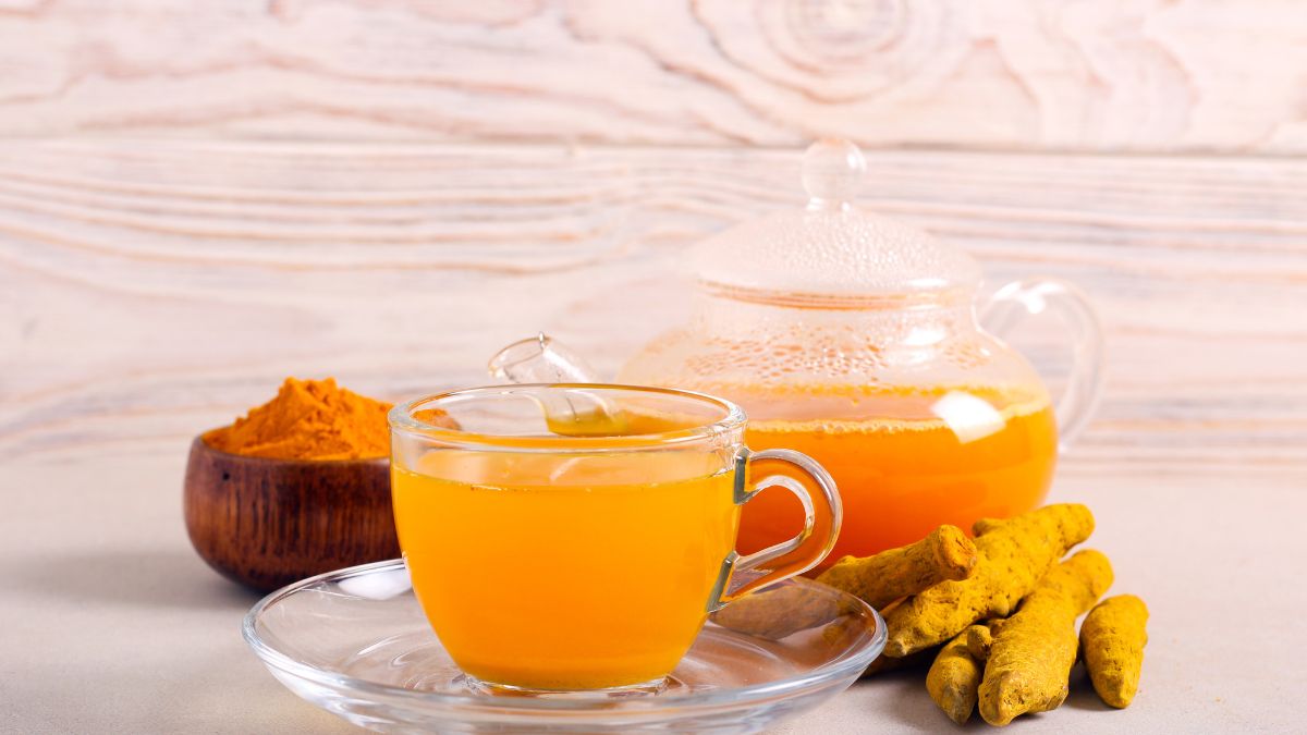 Is Turmeric Tea Good for Hyperthyroidism? (Expert Answer)
